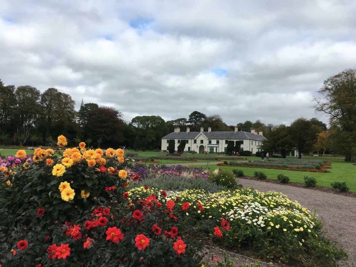 Tralia Farmhouse Self Catering ファランフォー エクステリア 写真